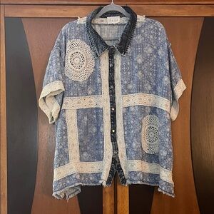 NWOT Oli & Hali Blue & White Mixed Media Lace, Crochet, Denim Patchwork Shirt